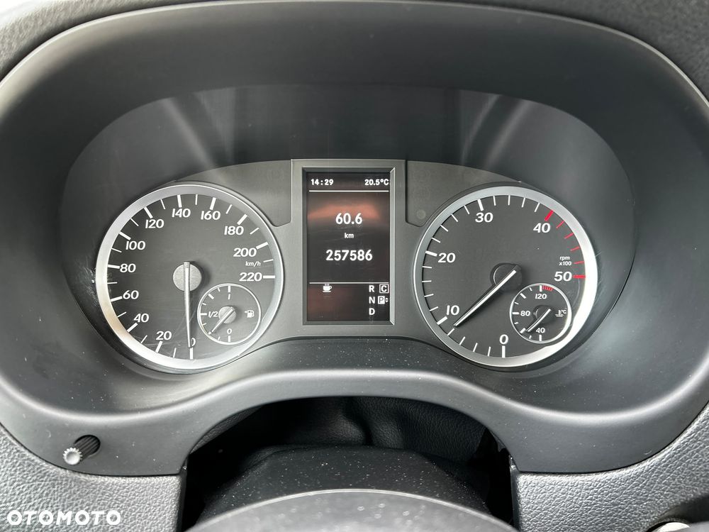 Mercedes-Benz Vito - 16