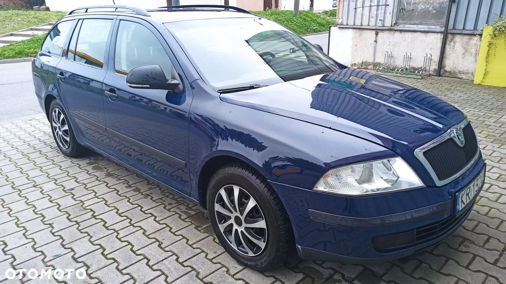 Skoda Octavia 1.6 Tour - 4