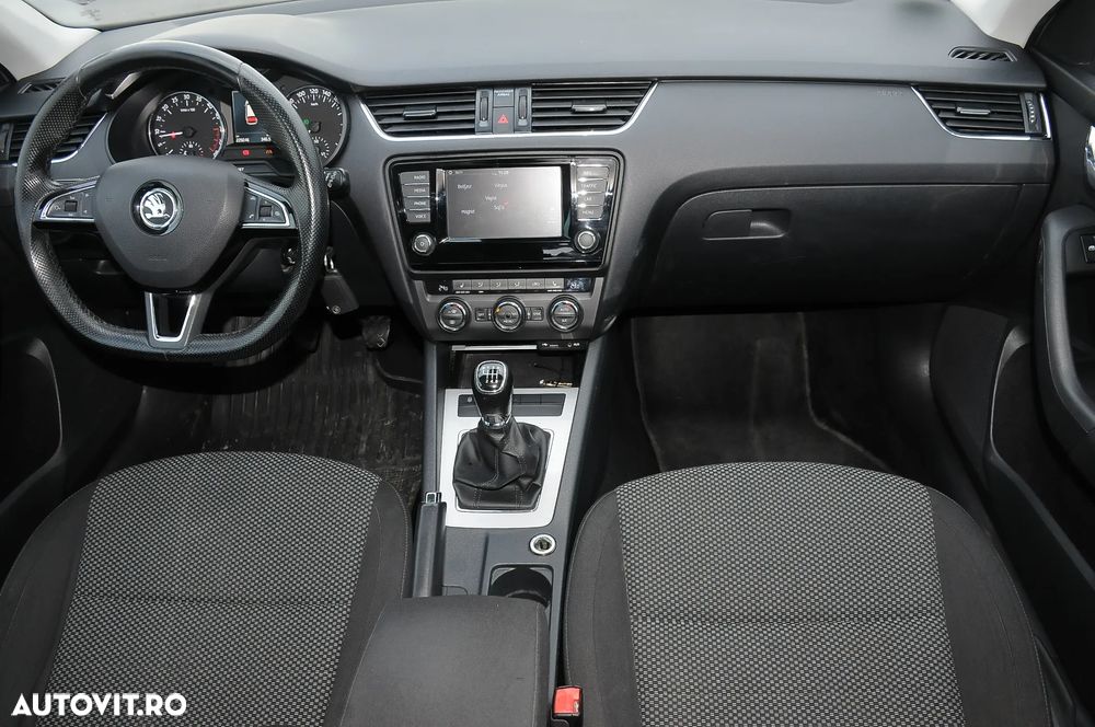 Skoda Octavia Combi 2.0 TDI Tour - 7
