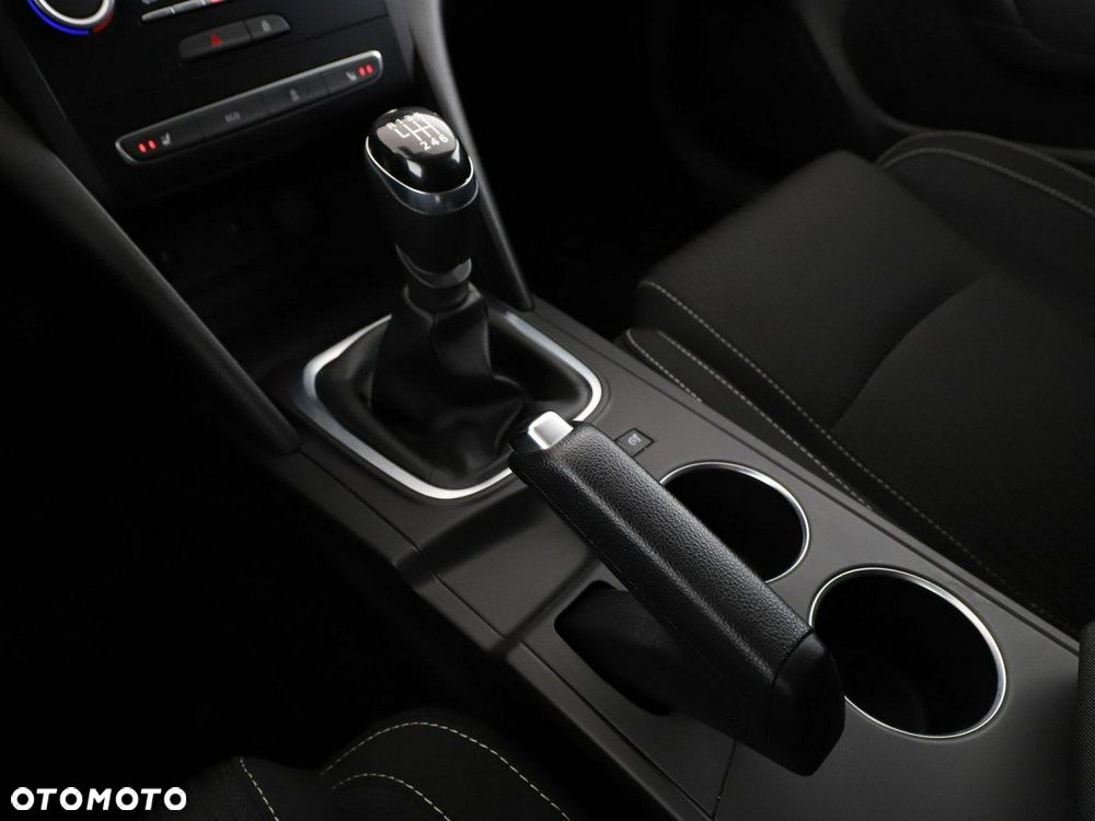 Renault Megane ENERGY TCe 100 EXPERIENCE - 29