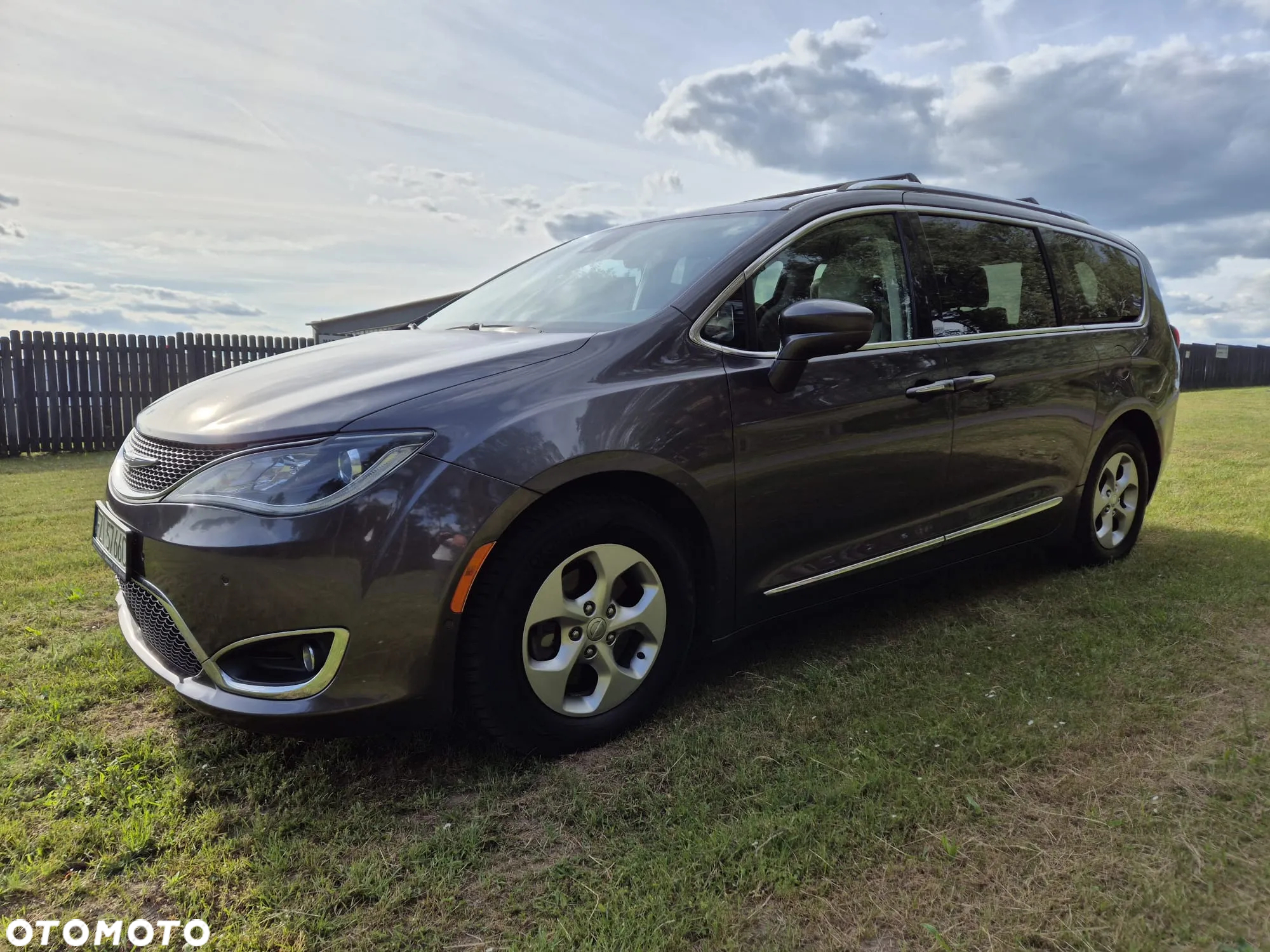 Chrysler Pacifica - 6