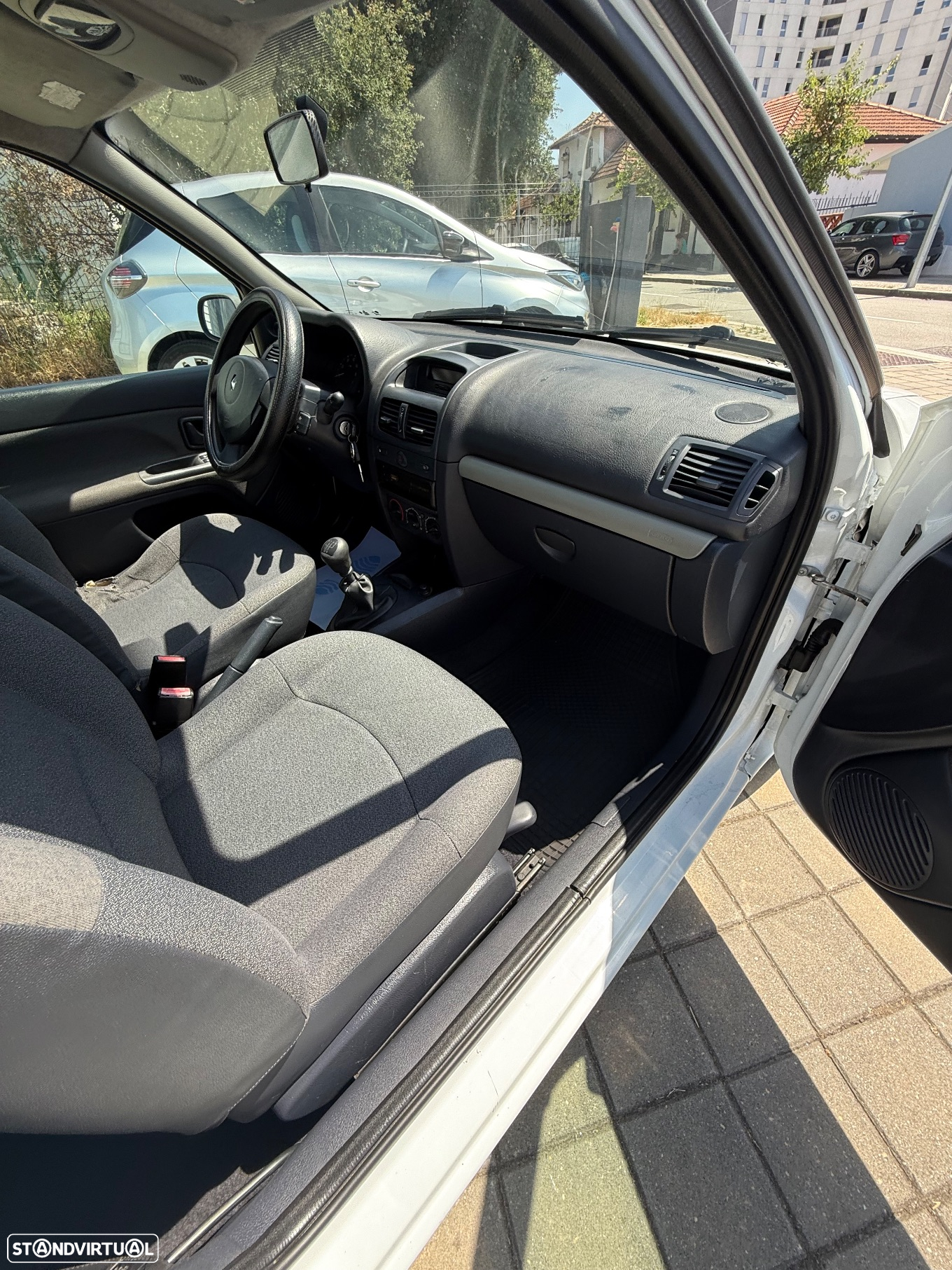Renault clio van diesel 2 lugares comercial - 10