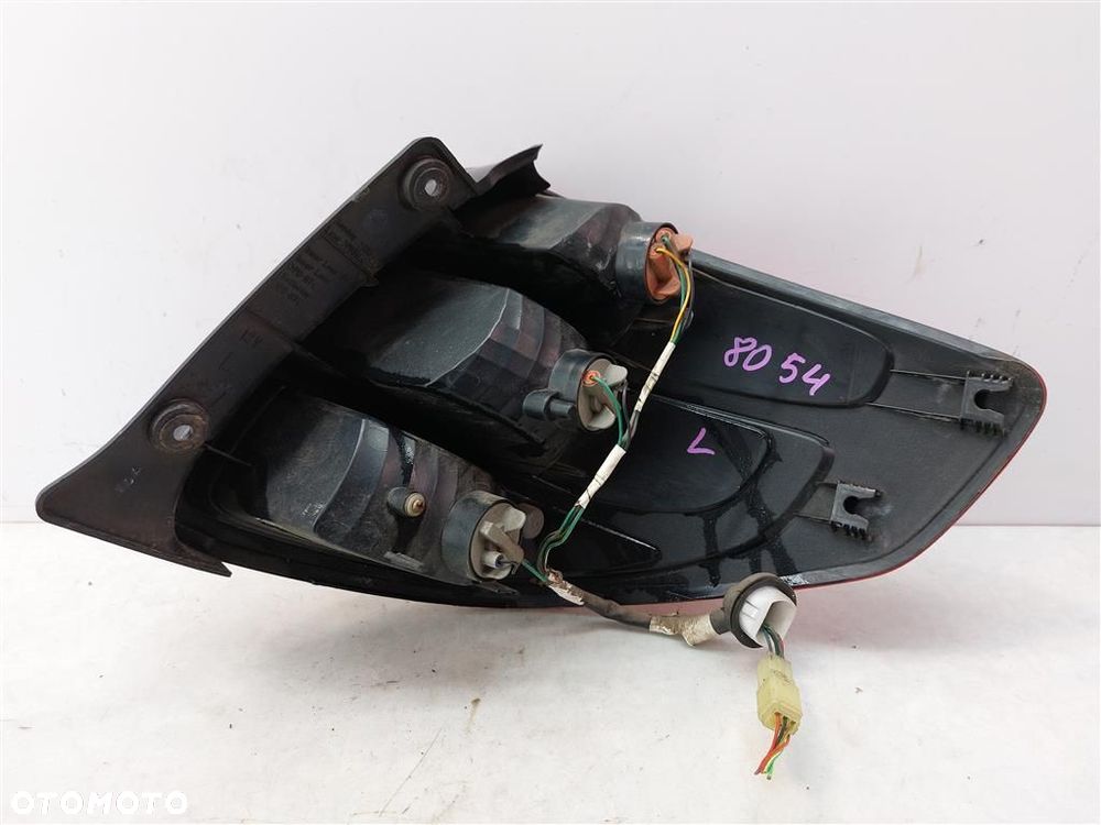 Lampa lewa tylna tył Suzuki SX4  I 2006-2013 KOITO - 3