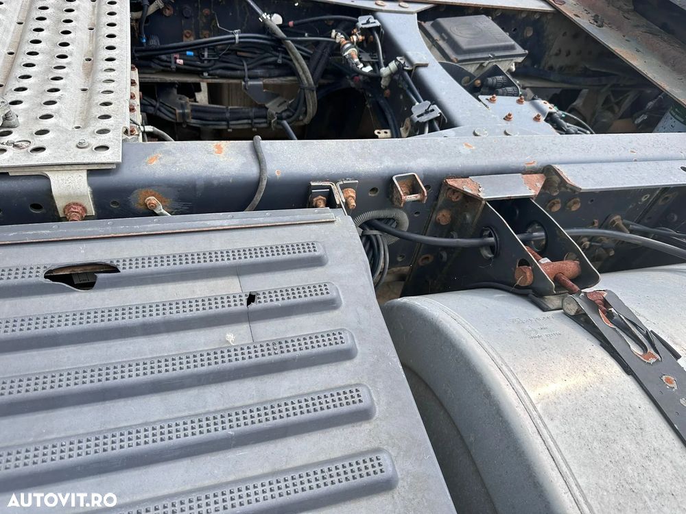 Renault Premium 460 DXI 4x2 - 11