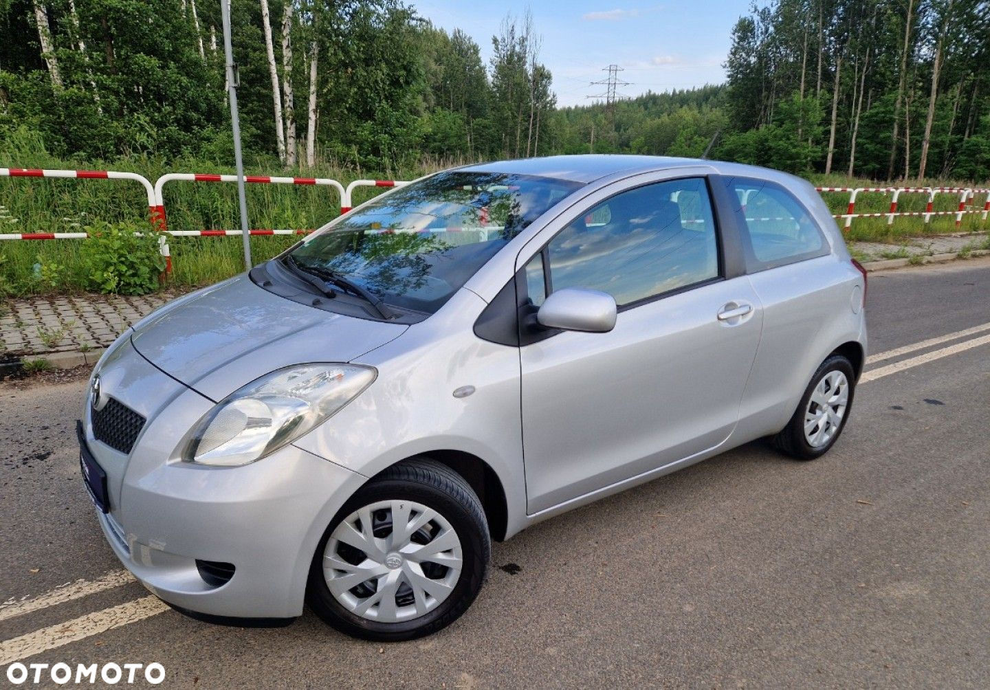 Toyota Yaris 1.3 VVT-i Sol - 4