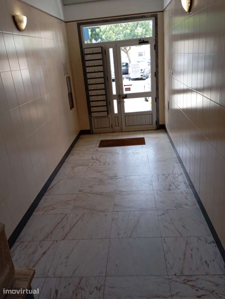 Excelente Apartamento T2  cozinha equipada  Queluz de Baixo - Grande imagem: 2/18