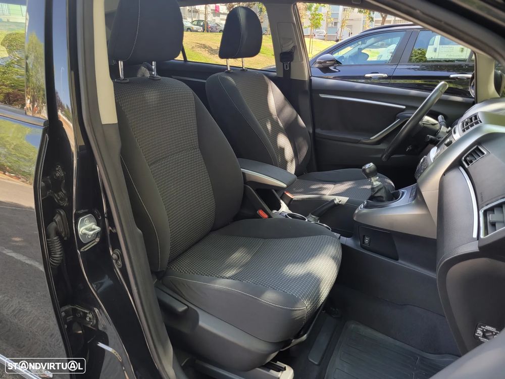 Toyota Verso 2.0 D-4D Exclusive+NAVI - 37