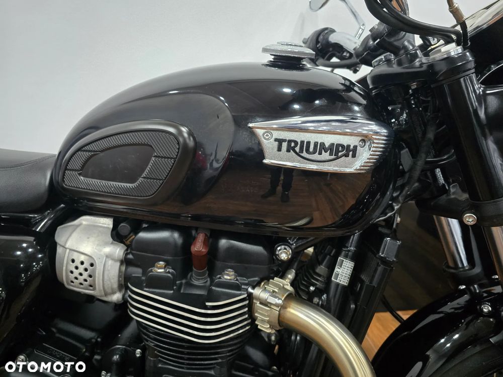 Triumph Bonneville - 28