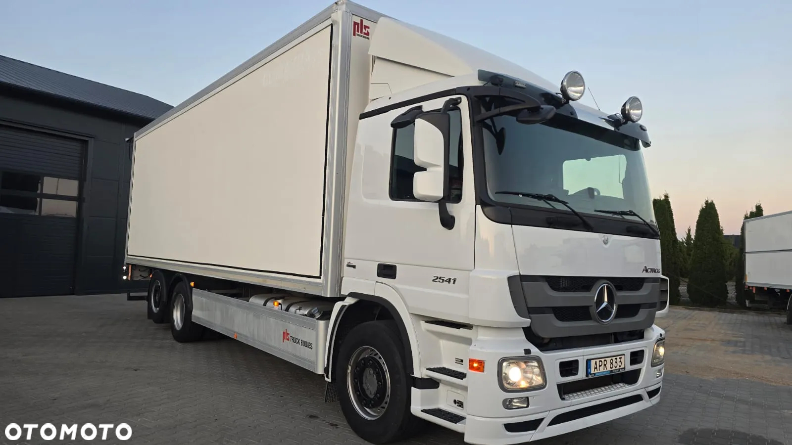 Mercedes-Benz Actros 2541 6x2 kontener izoterma niski przebieg super stan laweta rama do zabudowy - 4