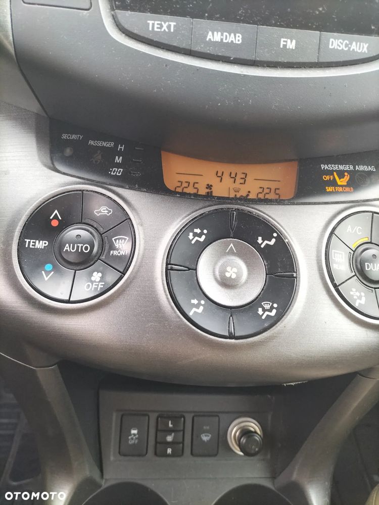 Toyota RAV4 - 9