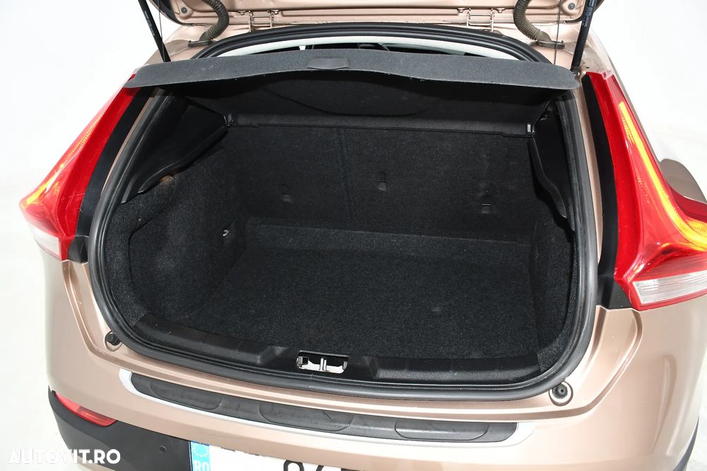 Volvo V40 D2 Ocean Race - 29