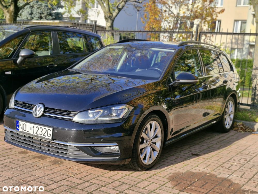 Volkswagen Golf - 1