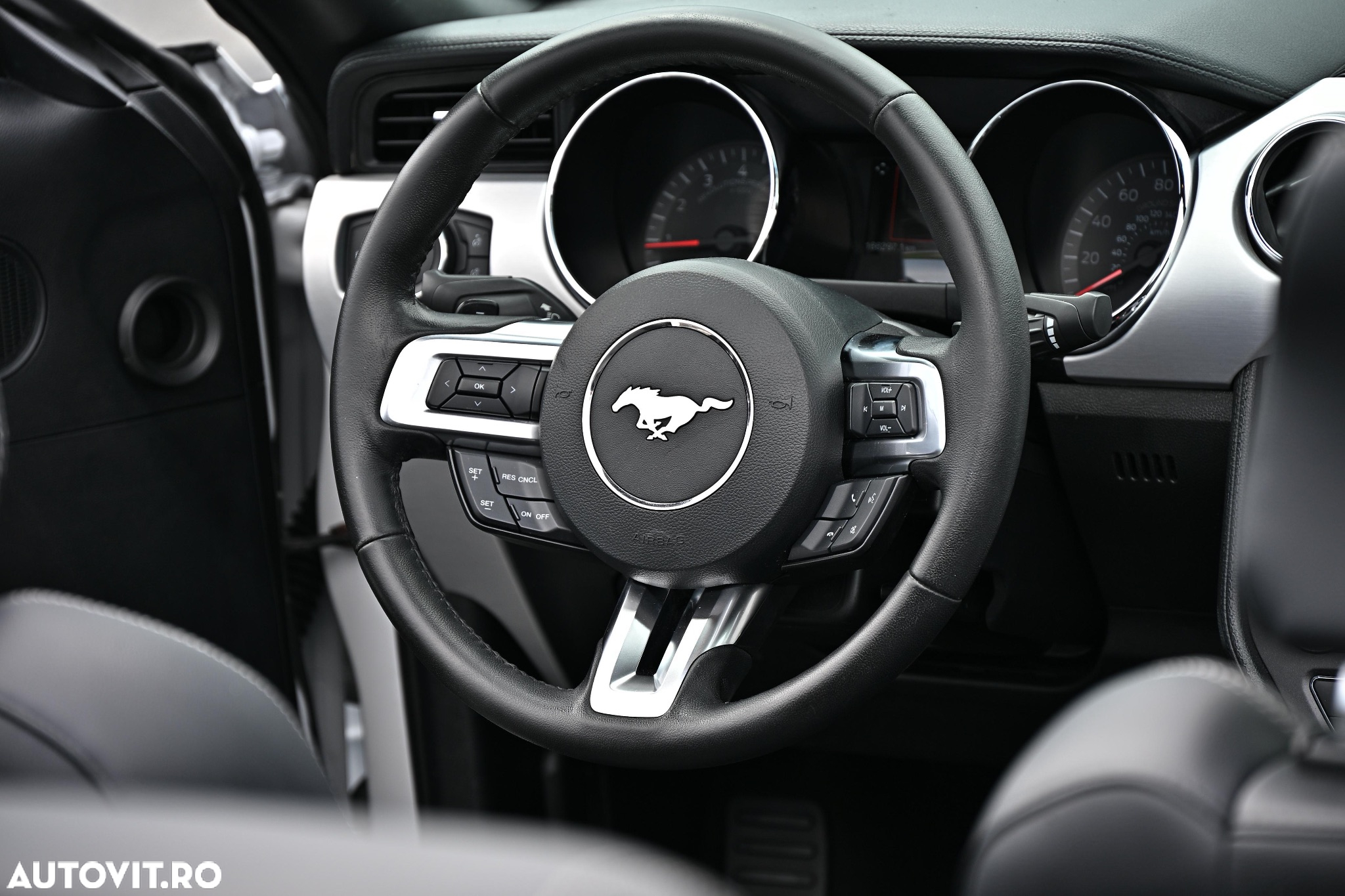 Ford Mustang Cabrio 2.3 Eco Boost - 18