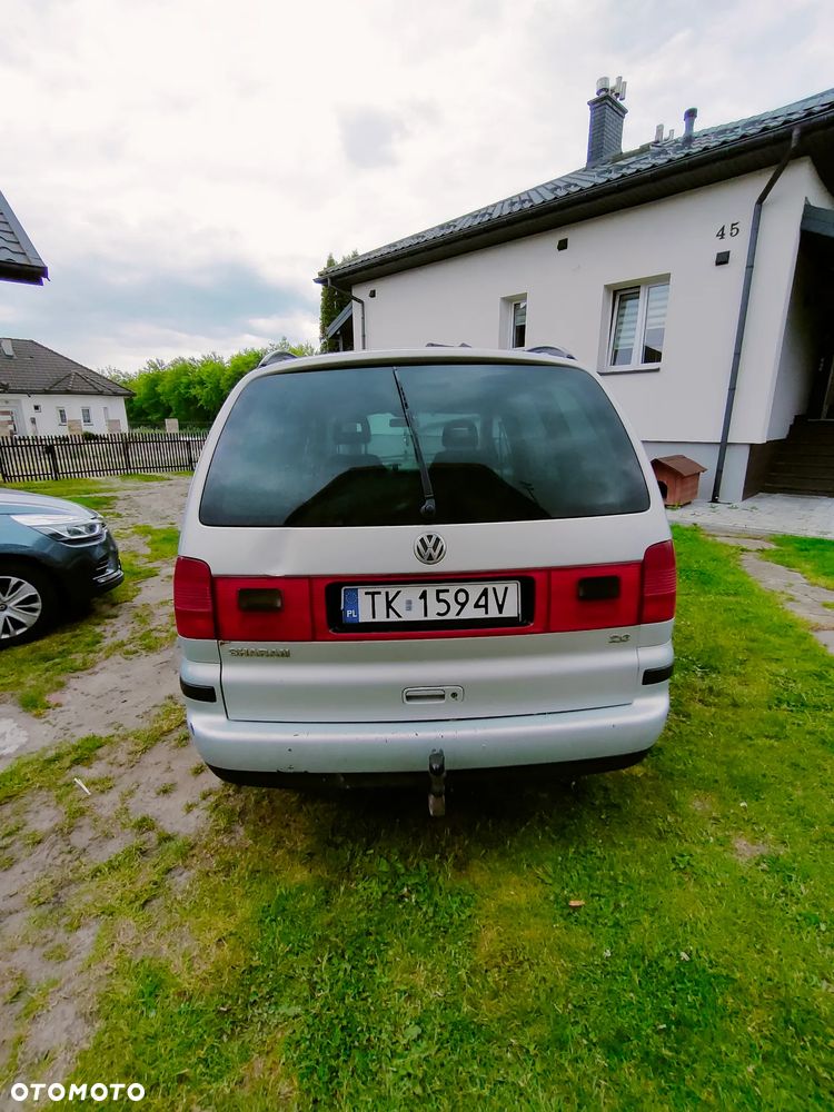 Volkswagen Sharan 2.0 Basis - 3