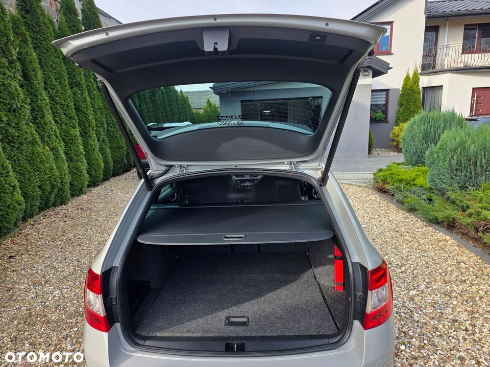 Skoda Octavia ver-combi-2-0-tdi-dsg-rs - 15