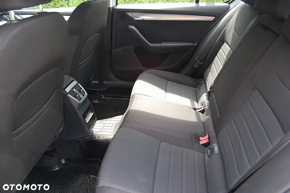 Skoda Octavia 1.6 TDI Elegance - 12