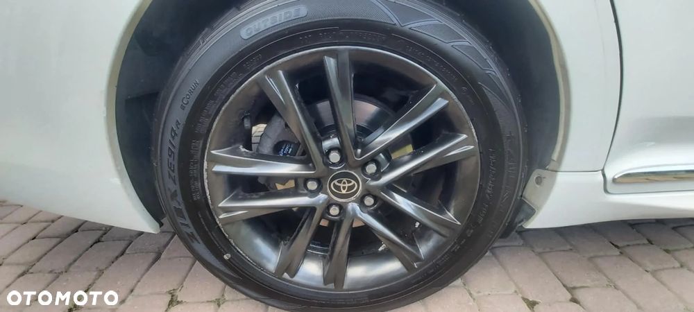 Toyota Avensis 2.0 D-4D Prestige - 15
