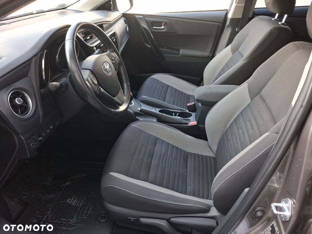 Toyota Auris - 15