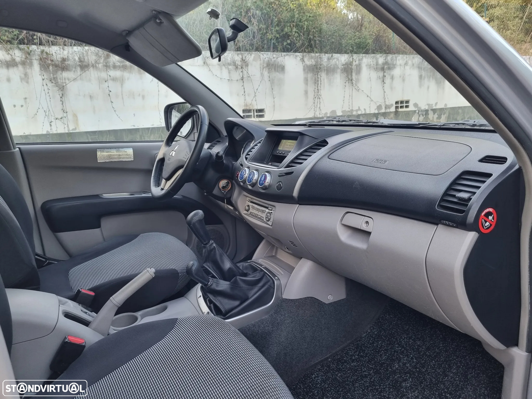 Mitsubishi L200 2.5 DI-D CD Invite+ AC/ABS 4WD - 10