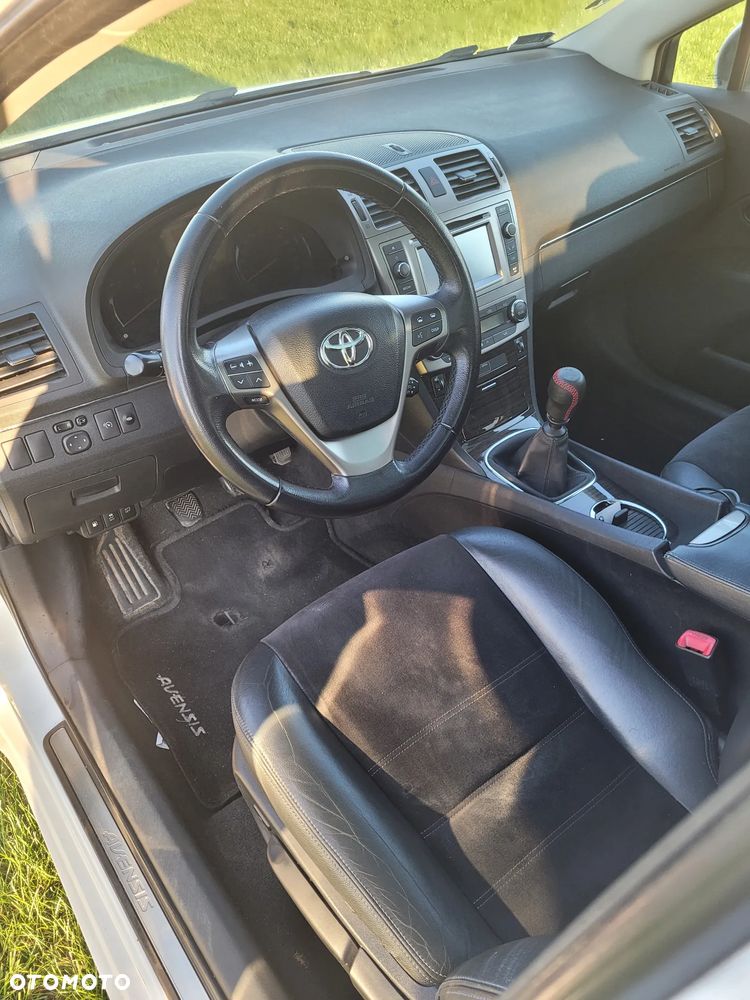 Toyota Avensis 2.0 D-4D Premium - 18