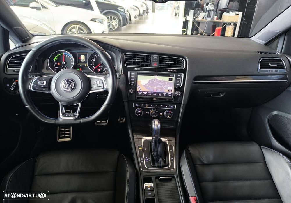VW Golf 1.4 GTE Plug-In-Hybrid DSG - 28