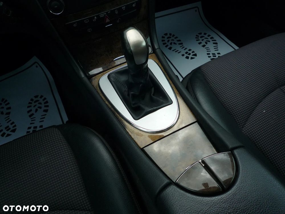 Mercedes-Benz Klasa E 220 CDI T Avantgarde - 22