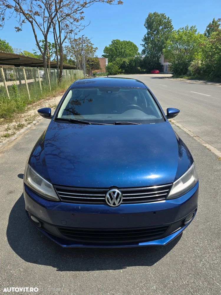 Volkswagen Jetta - 5