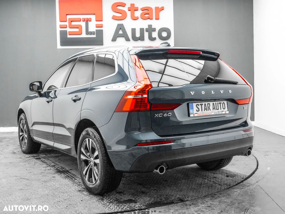 Volvo XC 60 B4 MHEV Momentum Pro - 4