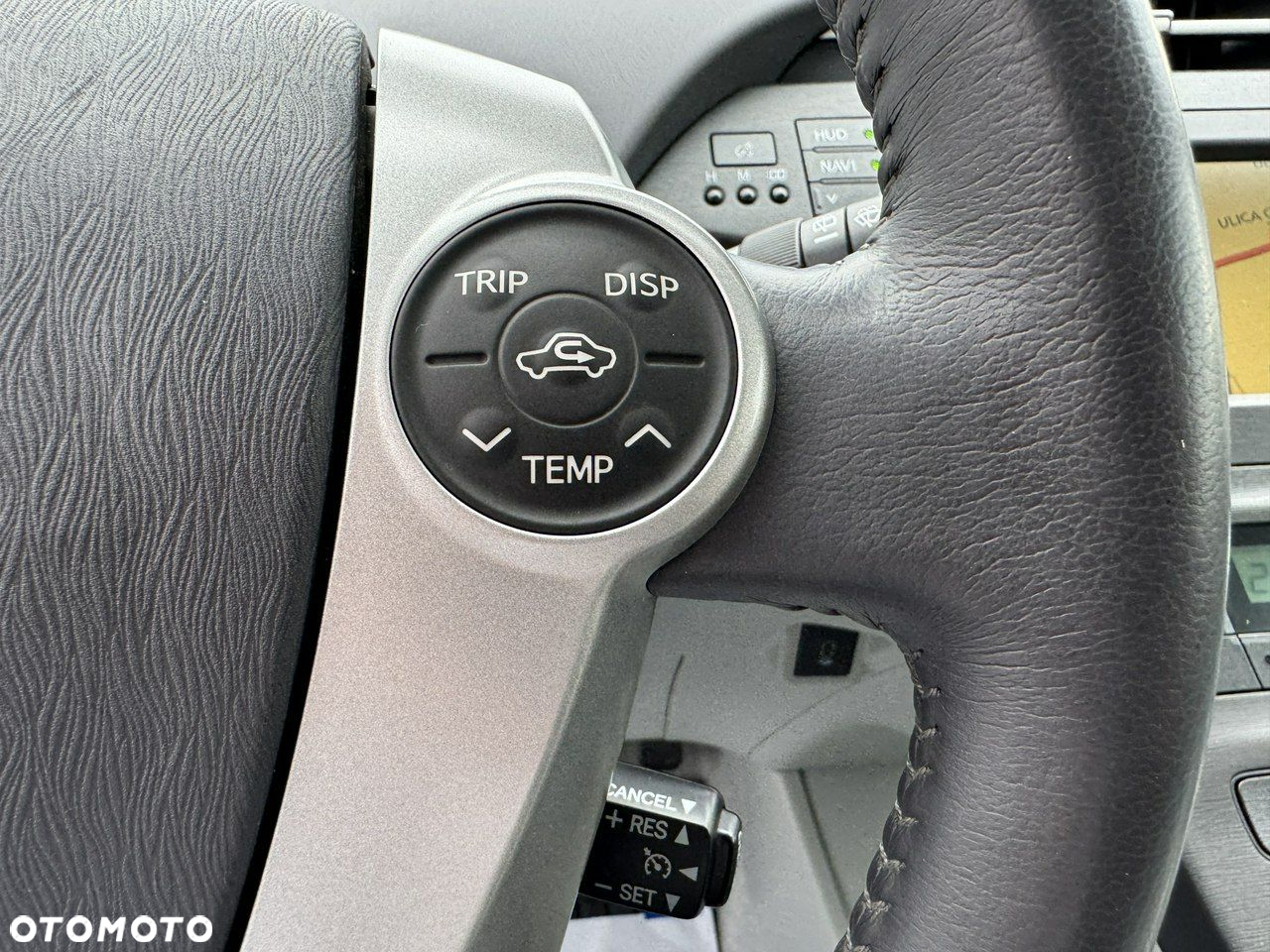 Toyota Prius 1.8 HSD Premium - 25