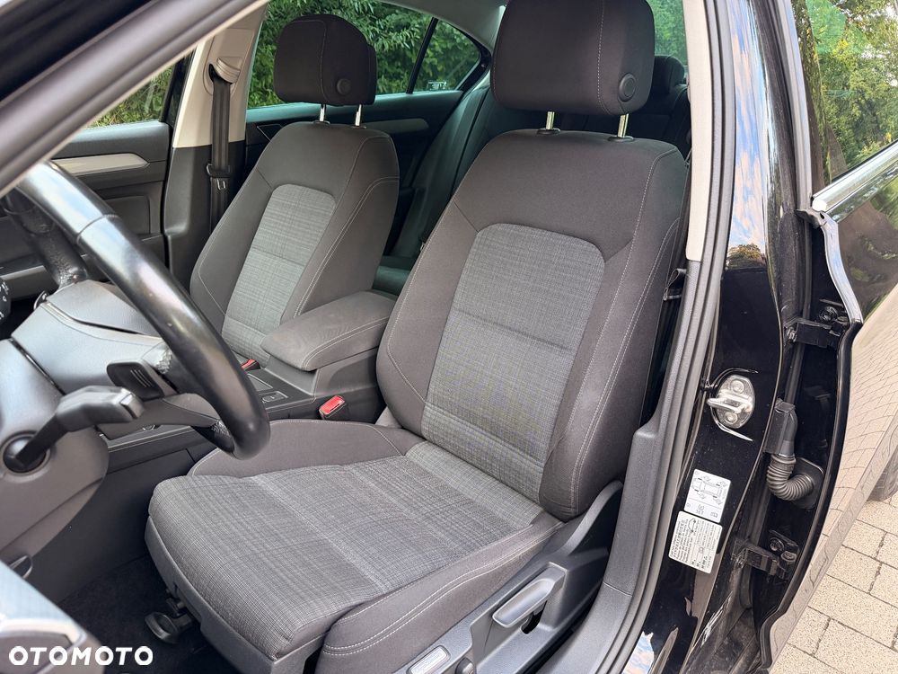 Volkswagen Passat 2.0 TSI OPF DSG Elegance - 10