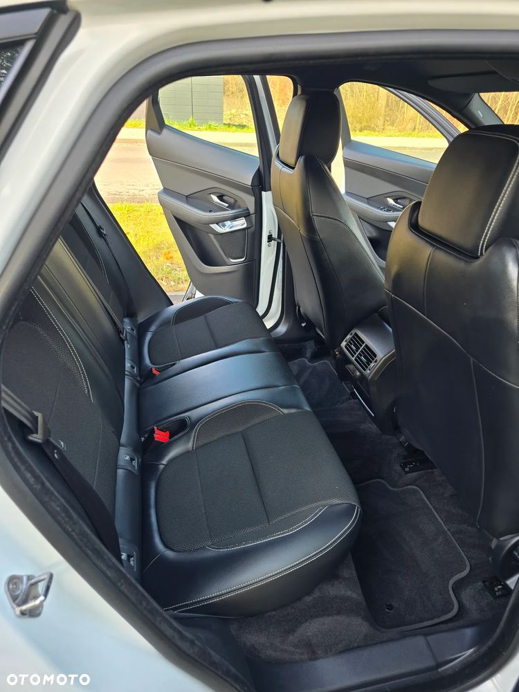 Jaguar E-Pace P200 AWD R-Dynamic - 24