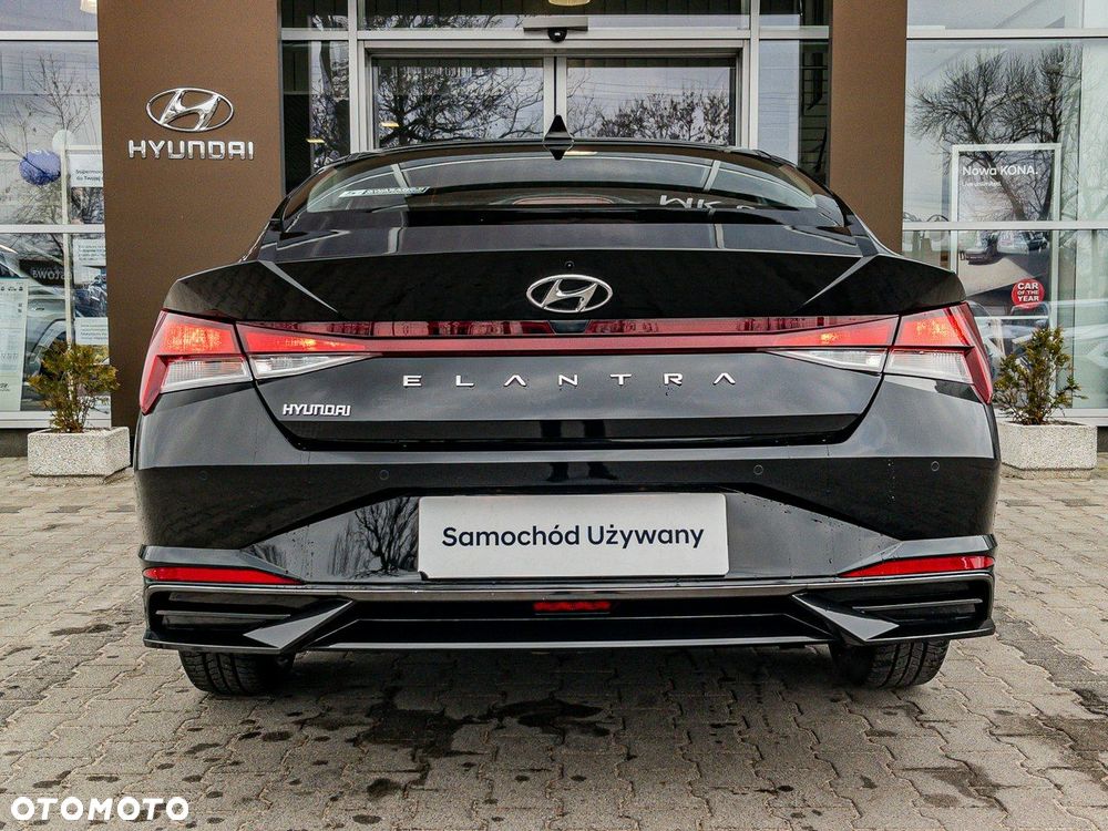 Hyundai Elantra - 11