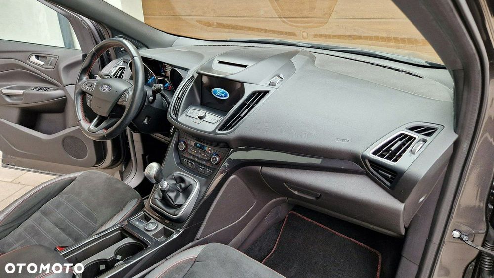 Ford Kuga 1.5 EcoBoost 2x4 ST-Line - 18