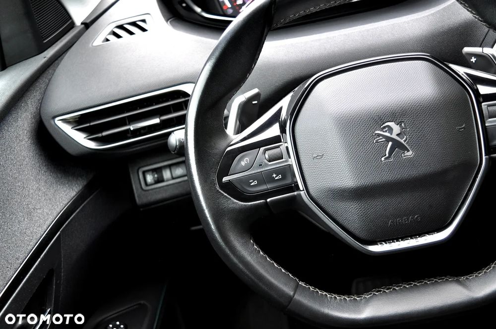 Peugeot 3008 1.2 PureTech Allure S&S EAT8 - 33