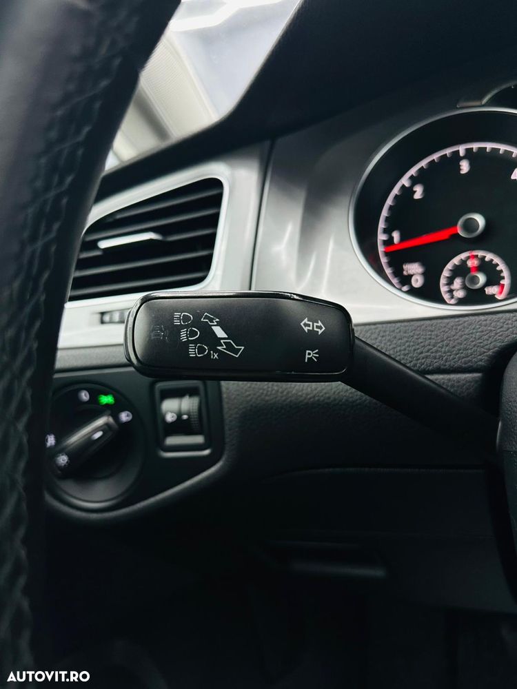 Volkswagen Golf 1.6 TDI BlueMotion Technology Trendline - 29
