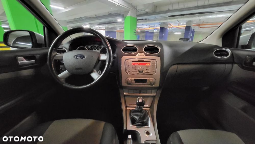 Ford Focus 2.0 16V Style - 10