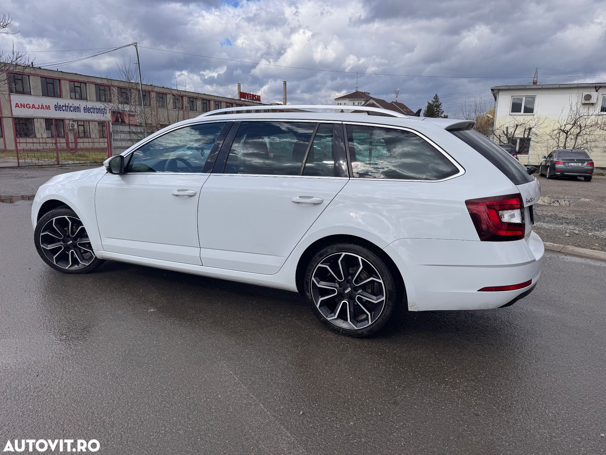Skoda Octavia Combi Diesel 1.6 TDI Style - 4