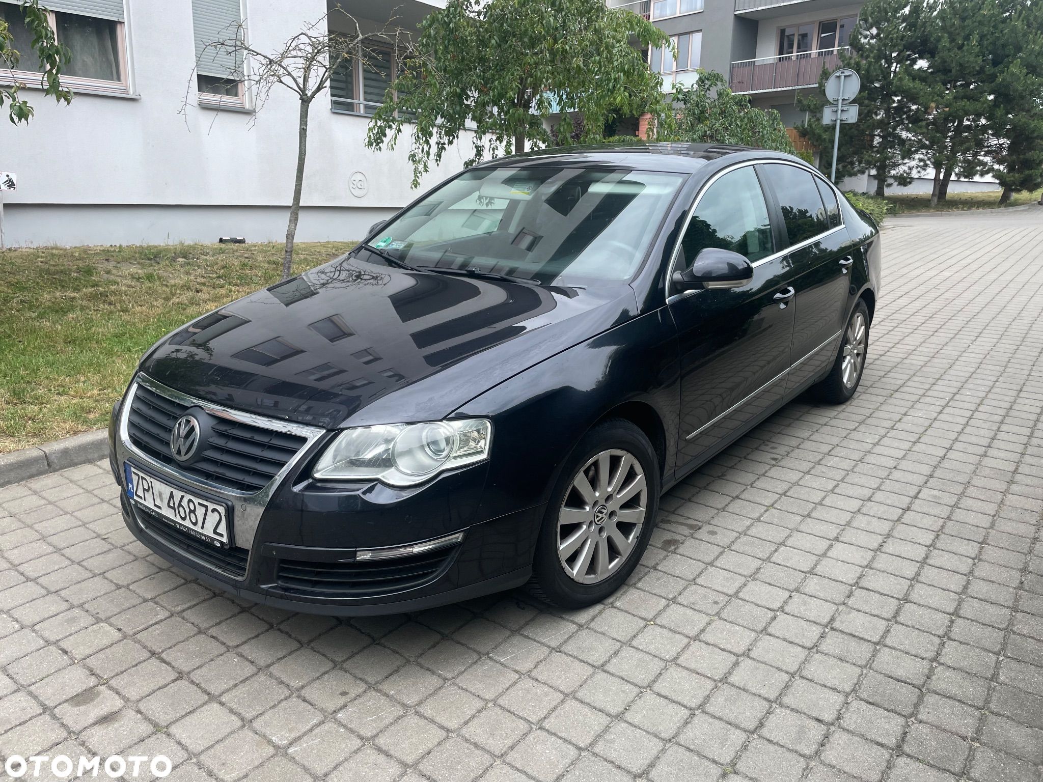 Volkswagen Passat - 1