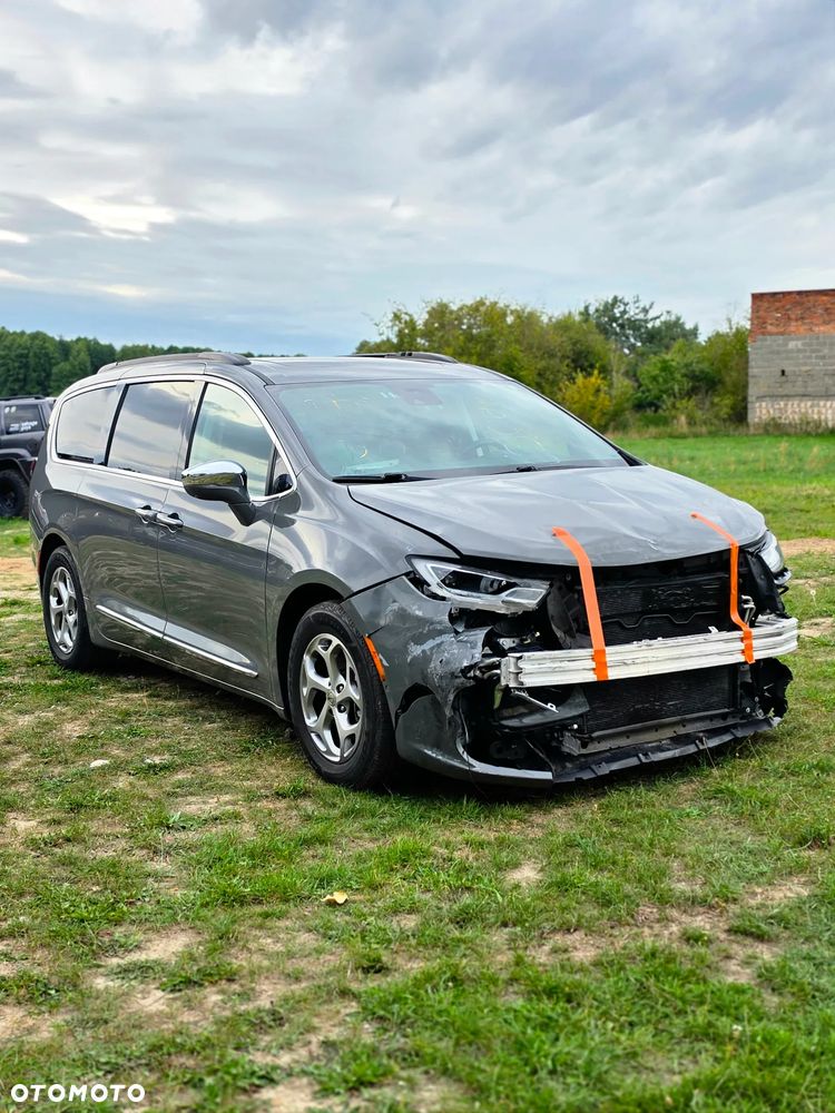 Chrysler Pacifica - 3