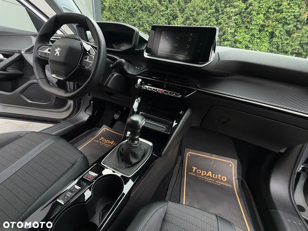 Peugeot 2008 1.2 PureTech Allure Pack S&S - 16