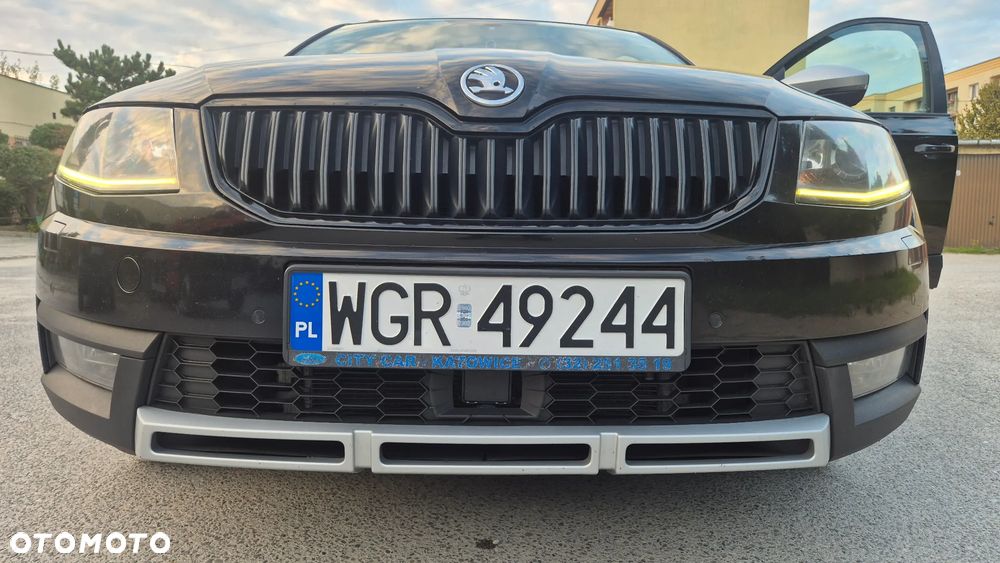 Skoda Octavia Scout 2.0 TDI 4x4 DSG - 20