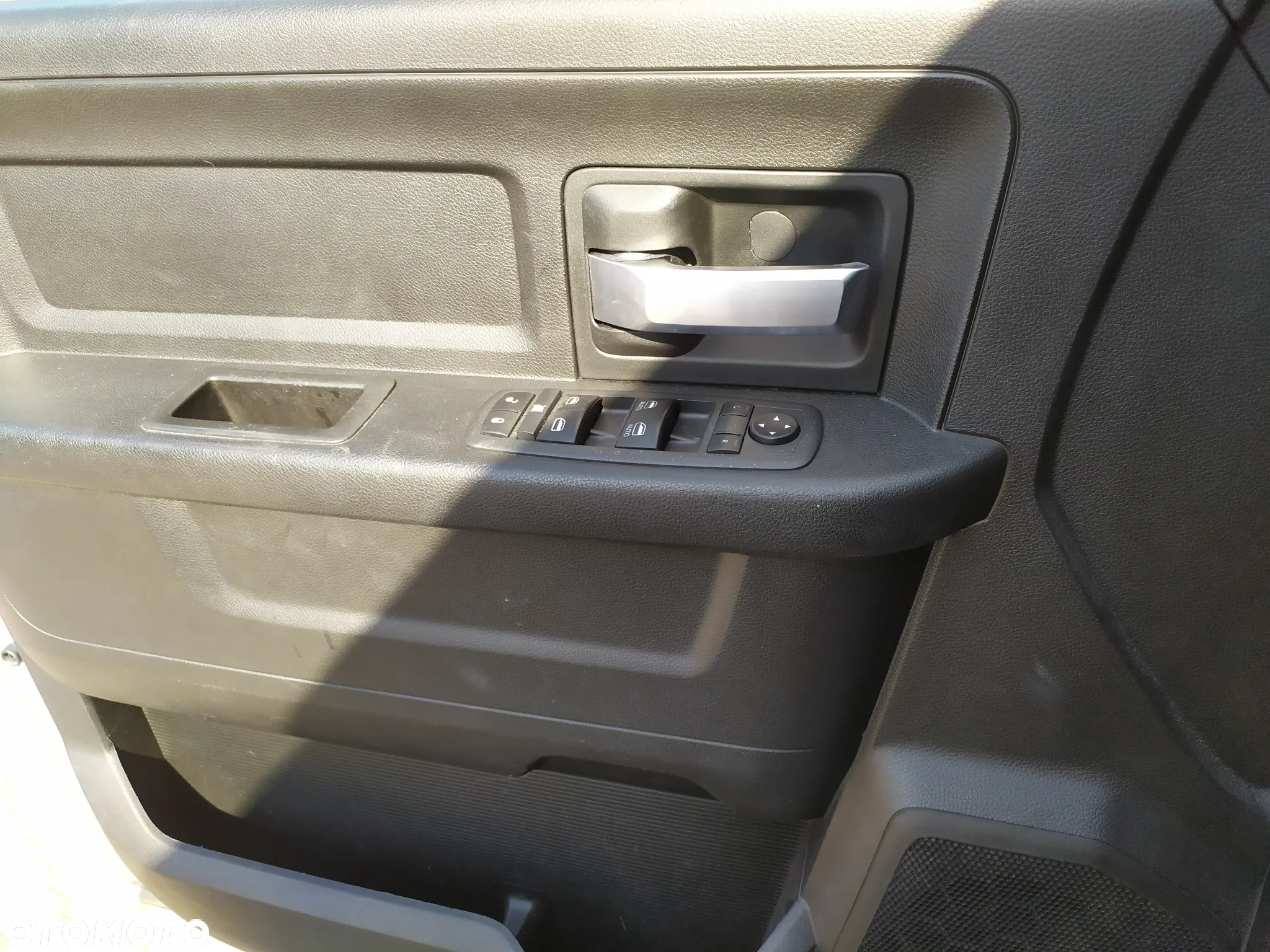 Dodge RAM - 11