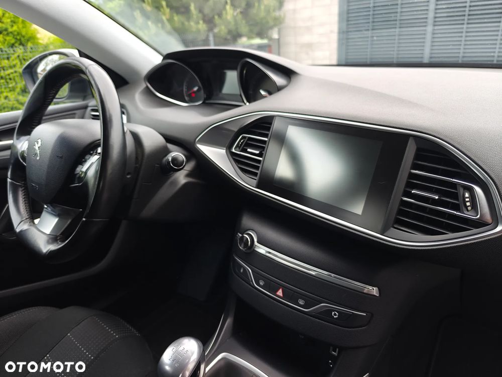 Peugeot 308 1.6 BlueHDi Allure S&S - 12