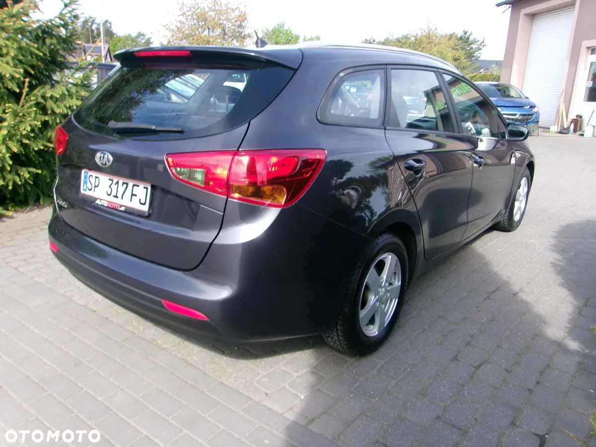 Kia Ceed - 4