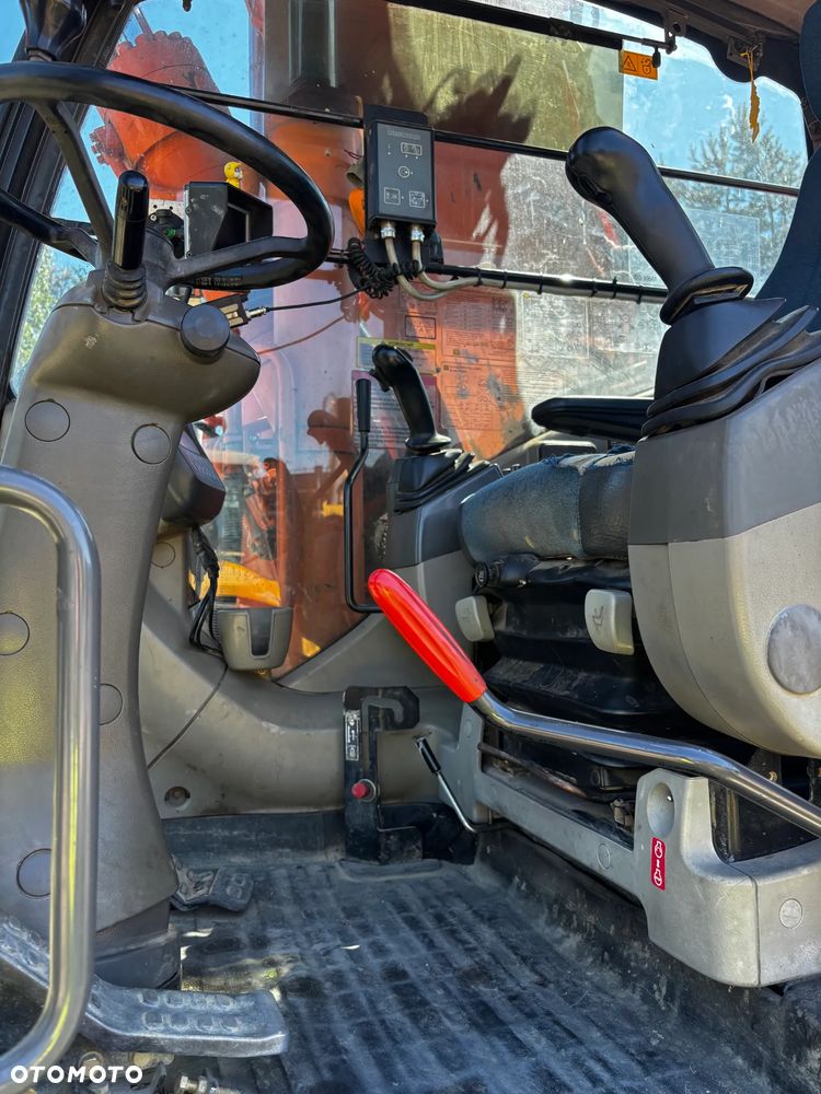 Hitachi ZX190W-3 - 12