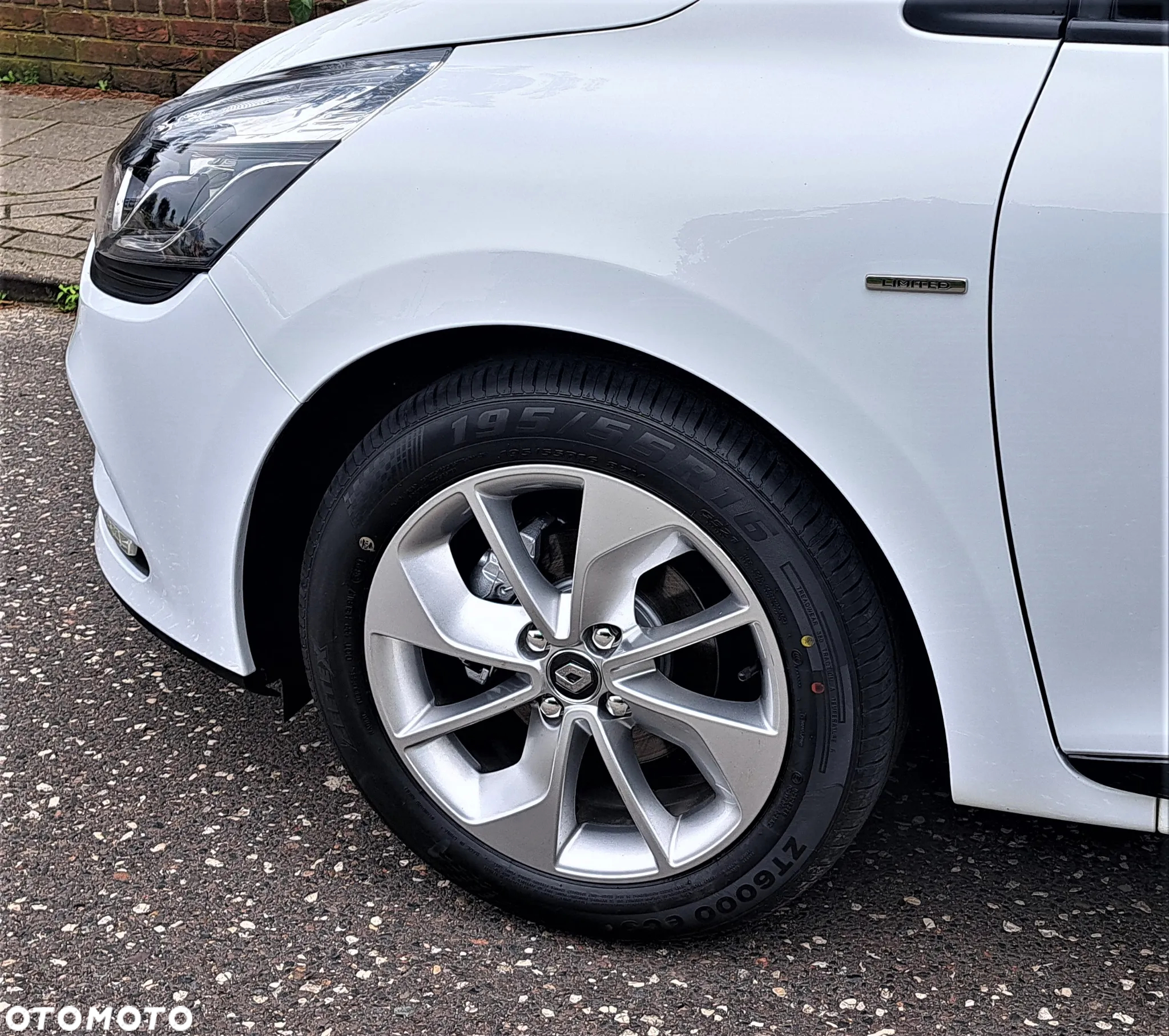 Renault Clio 1.2 16V Limited - 16