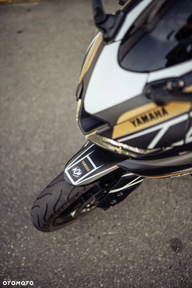 Yamaha YZF - 9