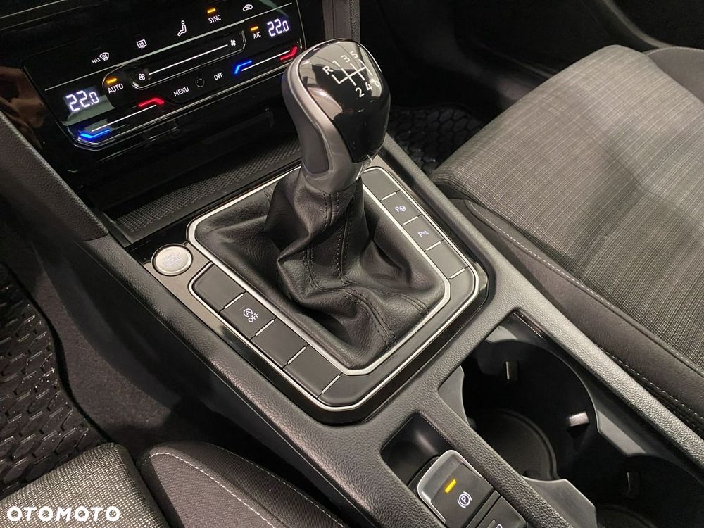 Volkswagen Passat - 19