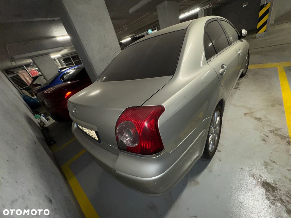 Toyota Avensis 1.8 VVT-i Sol Premium - 9