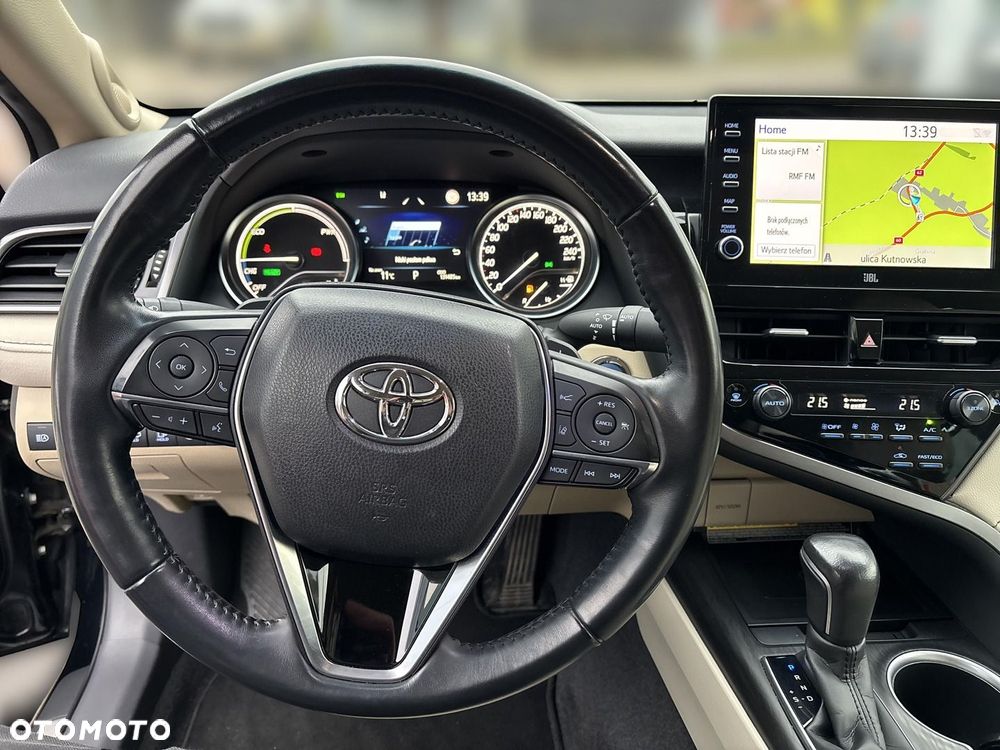 Toyota Camry 2.5 Hybrid Executive CVT - 16